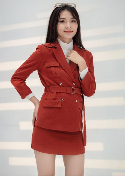 Vest dài đai eo B612